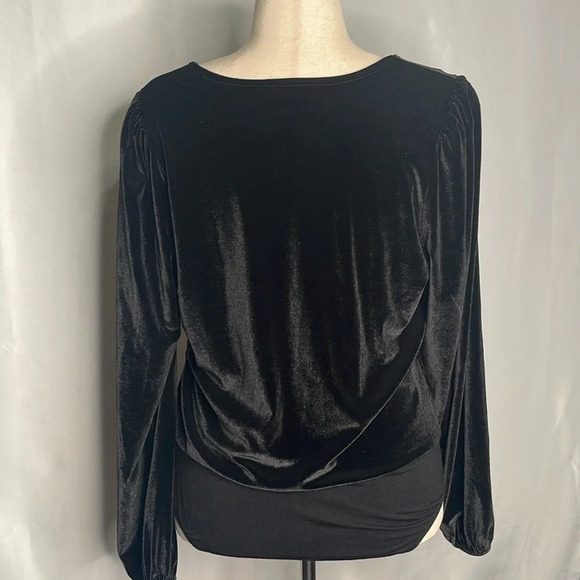 Torrid 1 Velvet Bodysuit Black 1X Long Sleeve Stretch Blouson V-Neck - Picture 8 of 12